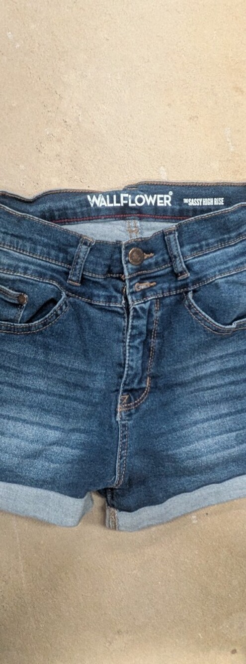 Wallflower Washed Dark Blue SASSY High-Rise Jeans DENIM SHORTS STRETCH JUNIORS 5